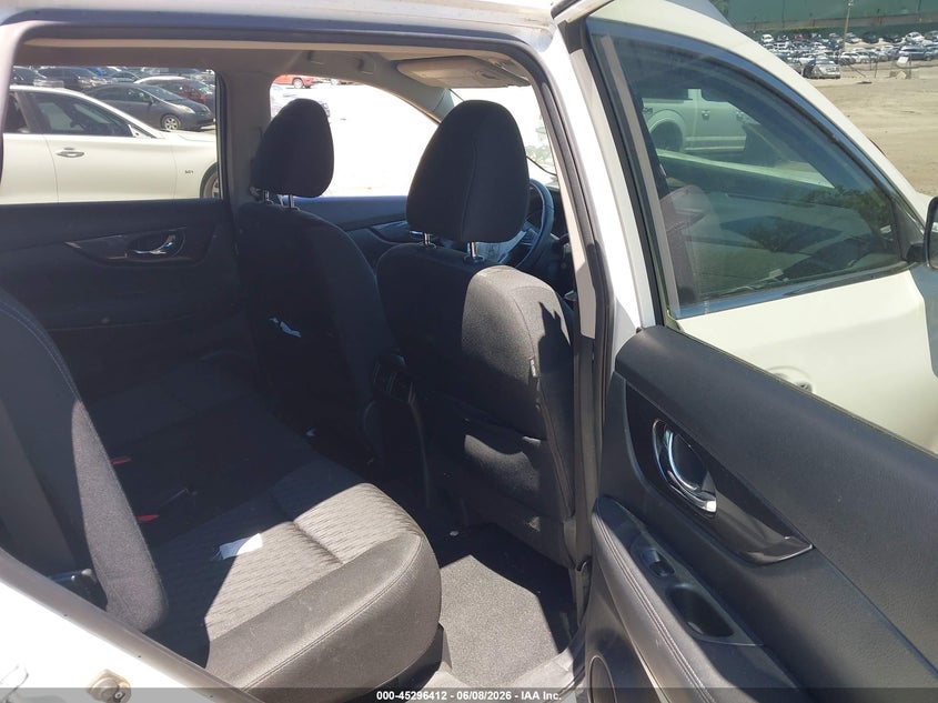 2018 NISSAN ROGUE auction photo 8