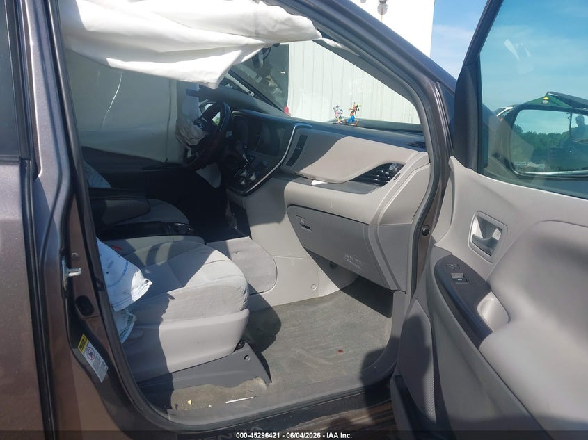 2015 Toyota Sienna Le 8 Passenger VIN: 5TDKK3DC9FS540025 Lot: 45296421