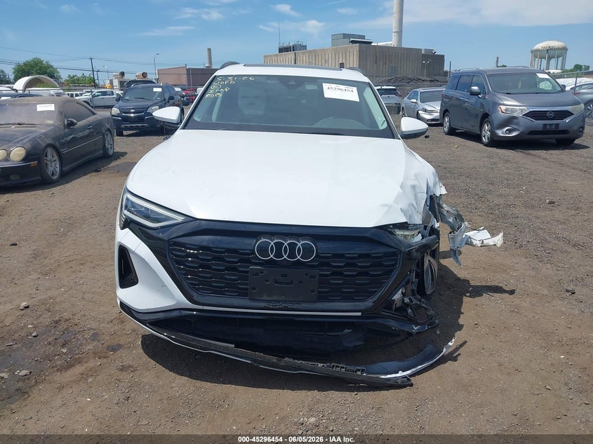 2024 Audi Q8 E-Tron Premium Quattro VIN: WA14AAGE2RB055499 Lot: 45296454