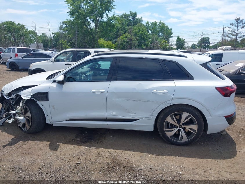 2024 Audi Q8 E-Tron Premium Quattro VIN: WA14AAGE2RB055499 Lot: 45296454