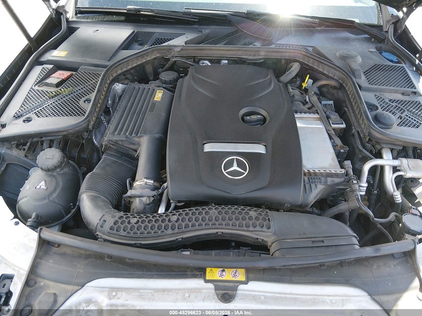 2015 Mercedes-Benz C 300 Luxury 4Matic VIN: 55SWF4KB9FU082785 Lot: 45296623