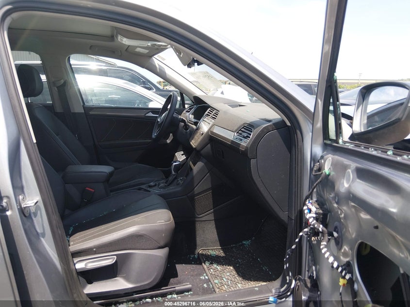 2022 VOLKSWAGEN TIGUAN auction photo 5