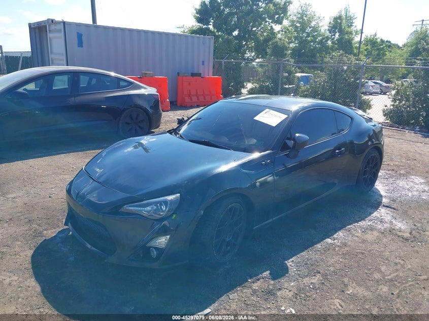 Vin: jf1znaa14d2725686, lot: 45794935, scion fr-s 20132