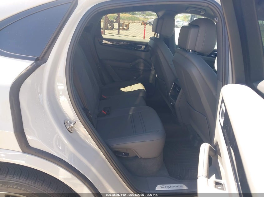 2023 Porsche Cayenne Coupe Platinum Edition VIN: WP1BA2AY5PDA25189 Lot: 45297112