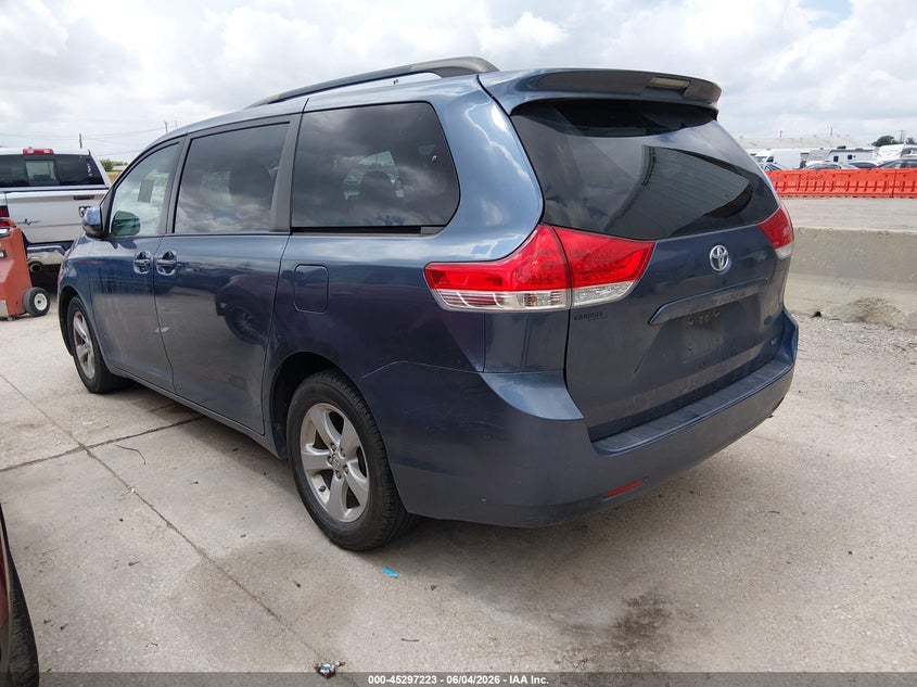Vin: 5tdkk3dc4ds372565, lot: 45795079, toyota sienna le v6 8 passenger 20133