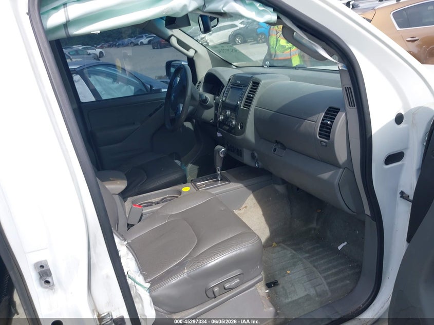 2016 NISSAN FRONTIER auction photo 5