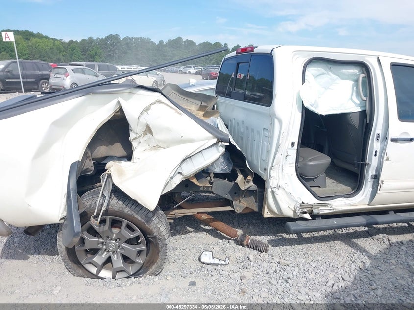 2016 NISSAN FRONTIER auction photo 6
