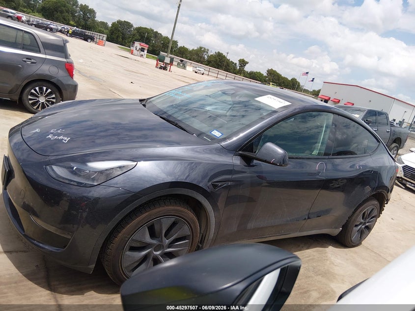 2024 Tesla Model Y Long Range Single Motor Rear-Wheel Drive/Rwd VIN: 7SAYGDED7RA296540 Lot: 45297507