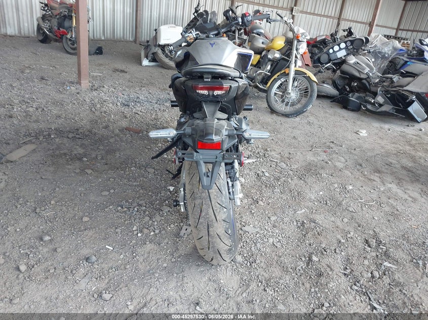 2025 YAMAHA MT09 auction photo 6