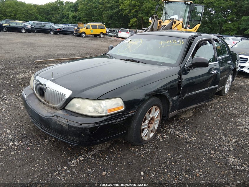 Vin: 2lnbl8ev6bx758055, lot: 45795452, lincoln town car executive l 20112