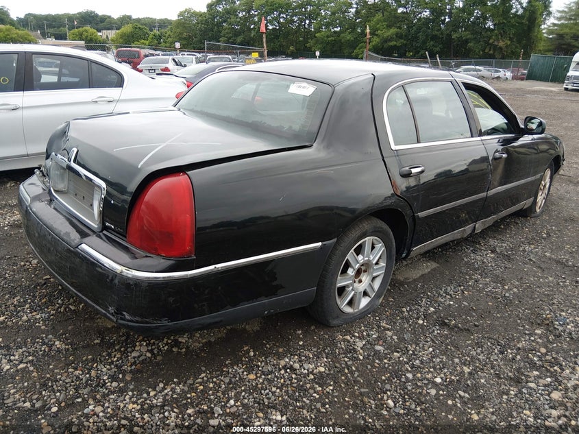 Vin: 2lnbl8ev6bx758055, lot: 45795452, lincoln town car executive l 20114
