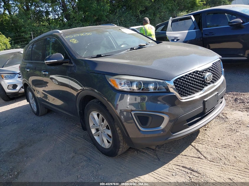 2017 KIA SORENTO auction photo 1