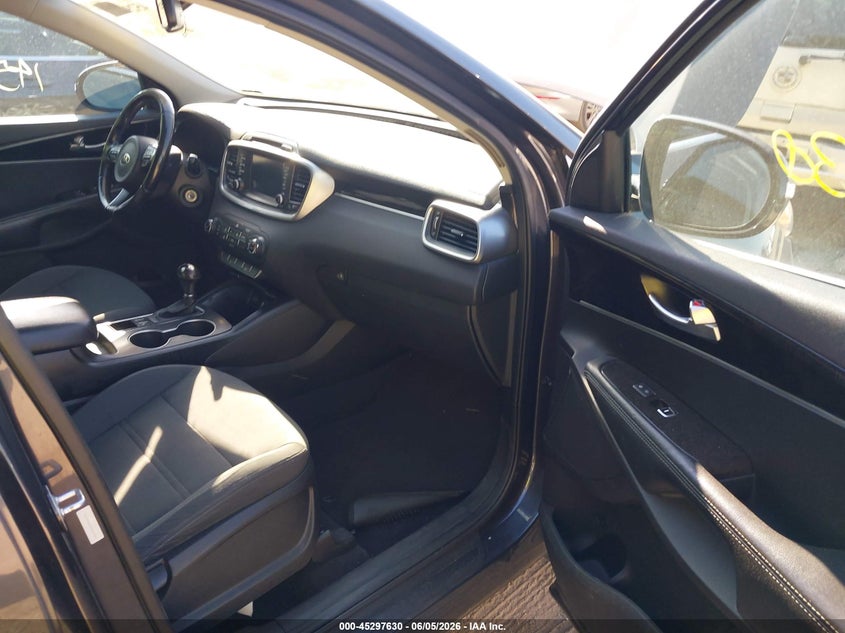 2017 KIA SORENTO auction photo 5