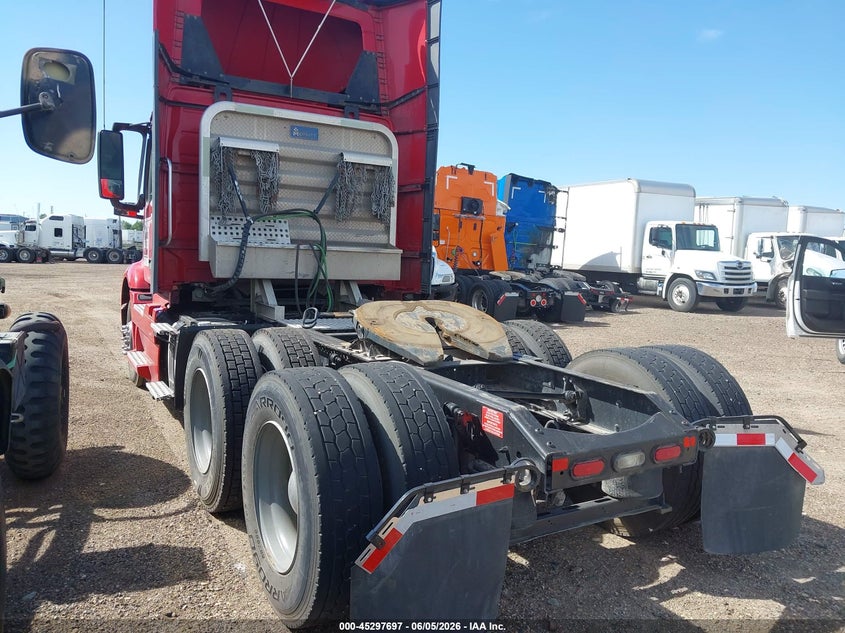 2020 VOLVO VNR auction photo 3