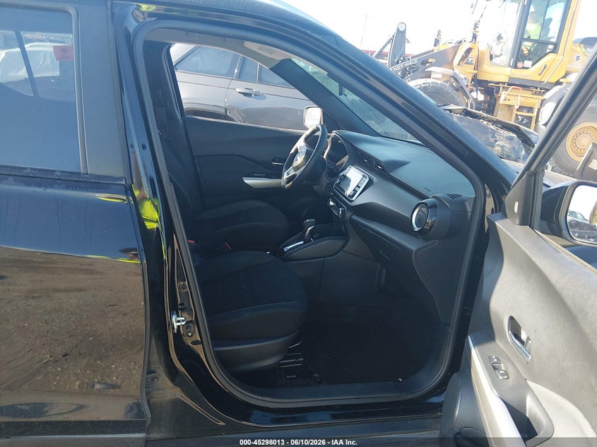 VIN 3N1CP5CU2KL565086 2019 NISSAN KICKS SV