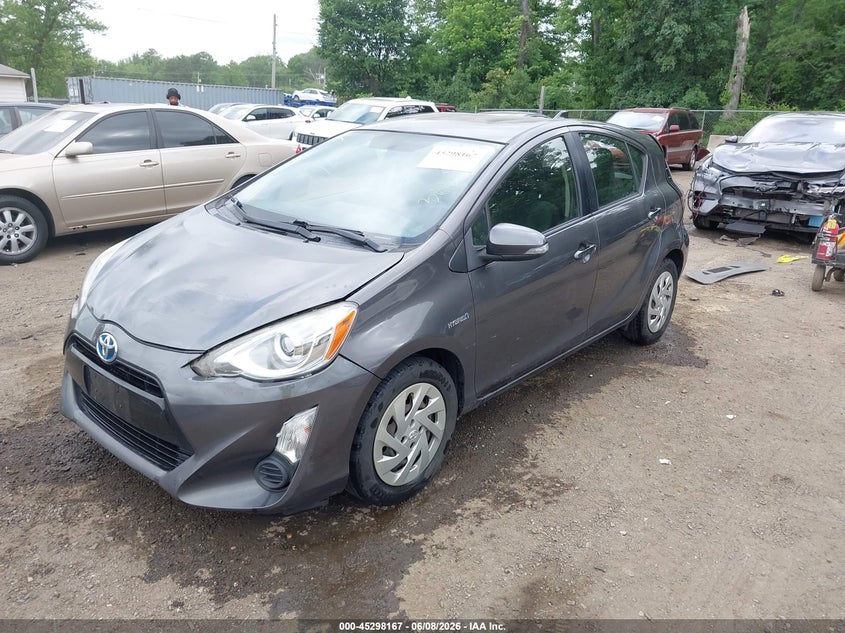 Vin: jtdkdtb34f1101888, lot: 45796022, toyota prius c two 20152