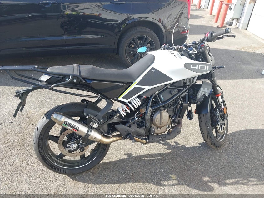 2024 Husqvarna Vitpilen 401/Svartpilen 401 VIN: MD2JUJ408RN210316 Lot: 45298186