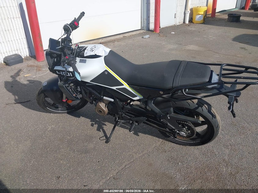 2024 Husqvarna Vitpilen 401/Svartpilen 401 VIN: MD2JUJ408RN210316 Lot: 45298186