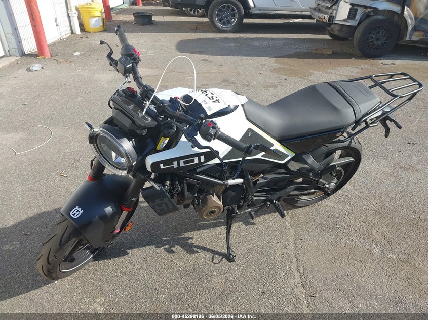 2024 Husqvarna Vitpilen 401/Svartpilen 401 VIN: MD2JUJ408RN210316 Lot: 45298186
