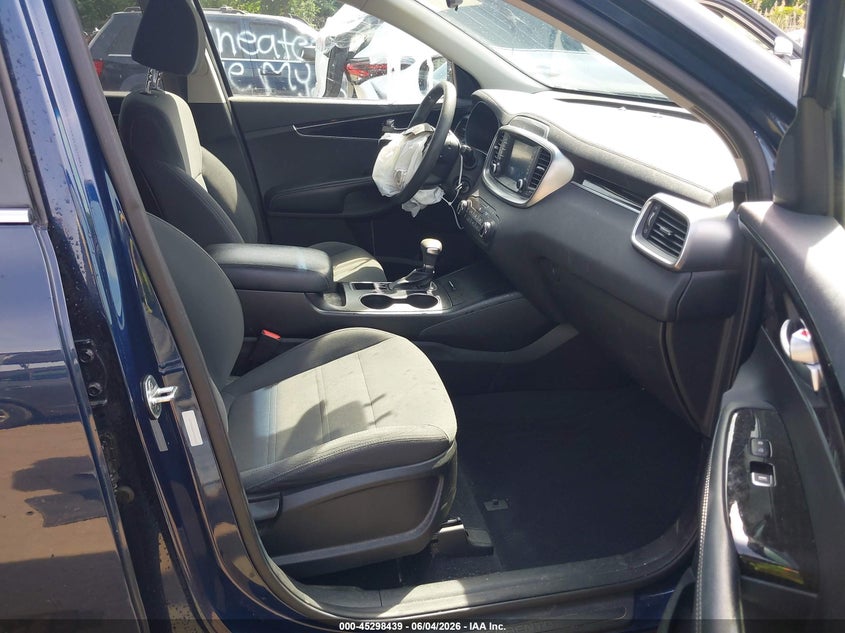 2019 KIA SORENTO 2.4L LX — Photo 5