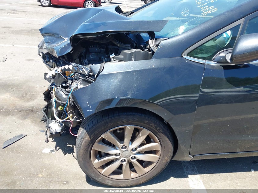 2015 KIA FORTE auction photo 6