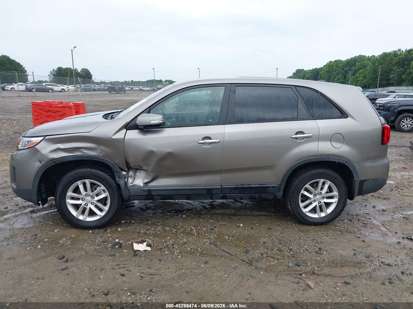 2015 KIA SORENTO LX · Фото 14
