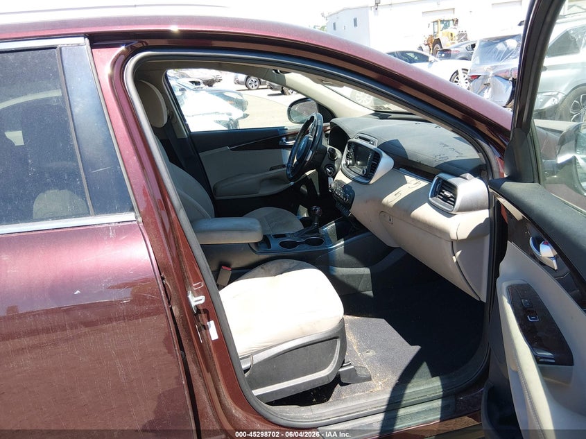 2017 KIA SORENTO auction photo 5