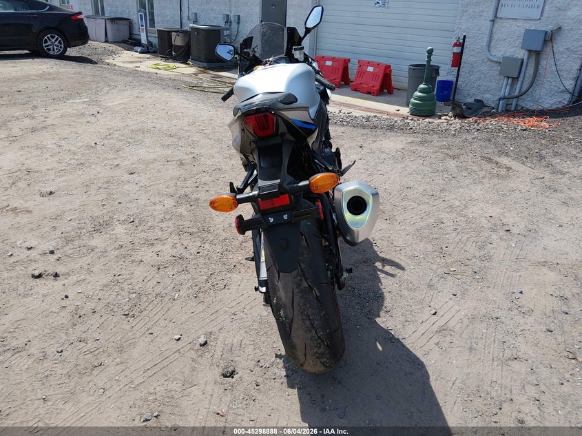 2025 SUZUKI GSX-R1000 auction photo 6