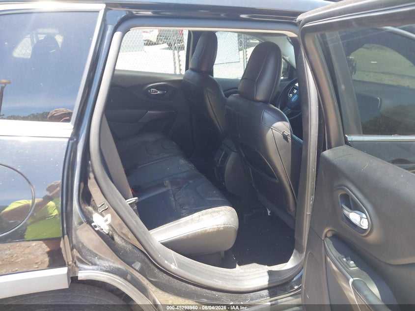 2020 JEEP CHEROKEE auction photo 8