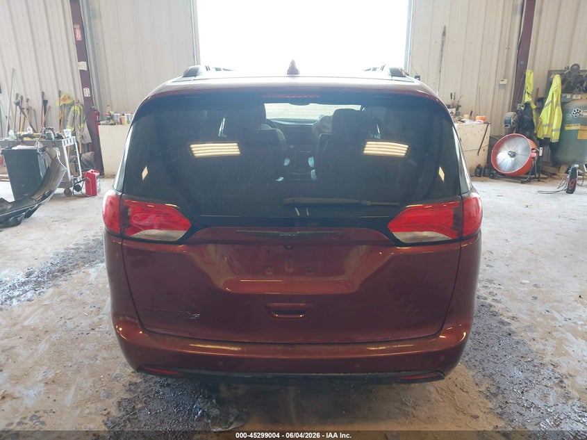 2018 Chrysler Pacifica Touring L VIN: 2C4RC1BG2JR194598 Lot: 45299004