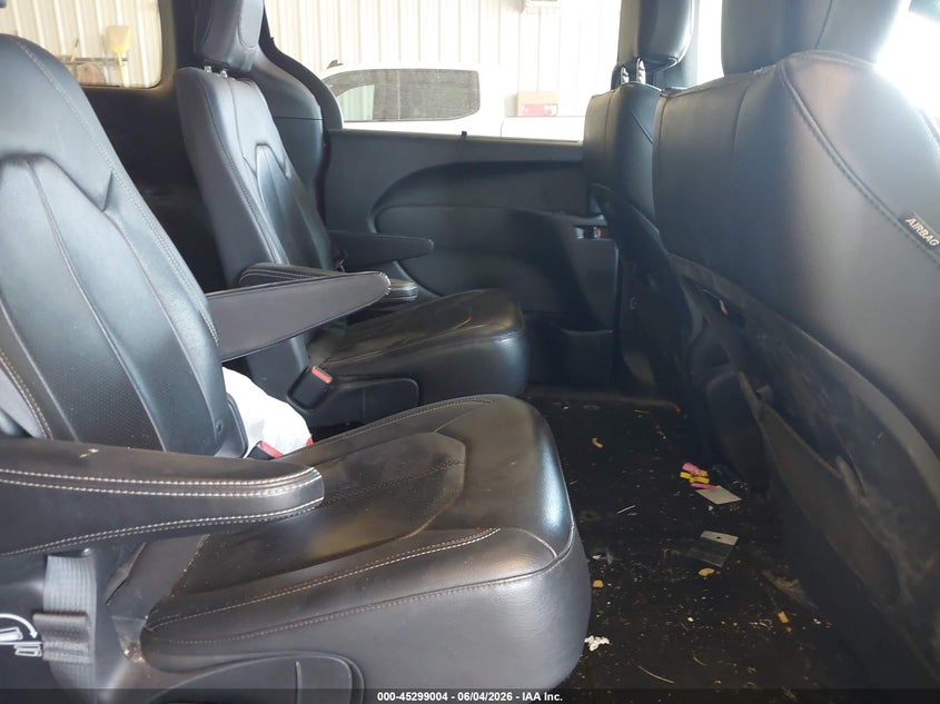 2018 Chrysler Pacifica Touring L VIN: 2C4RC1BG2JR194598 Lot: 45299004