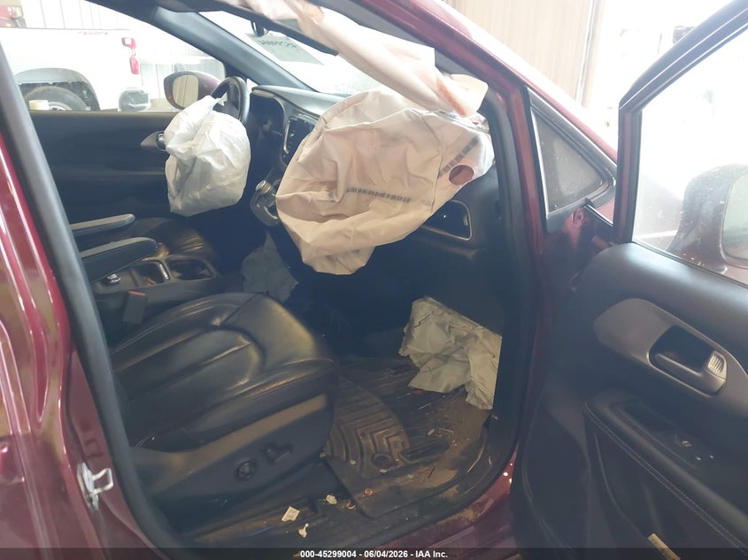 2018 CHRYSLER PACIFICA auction photo 5