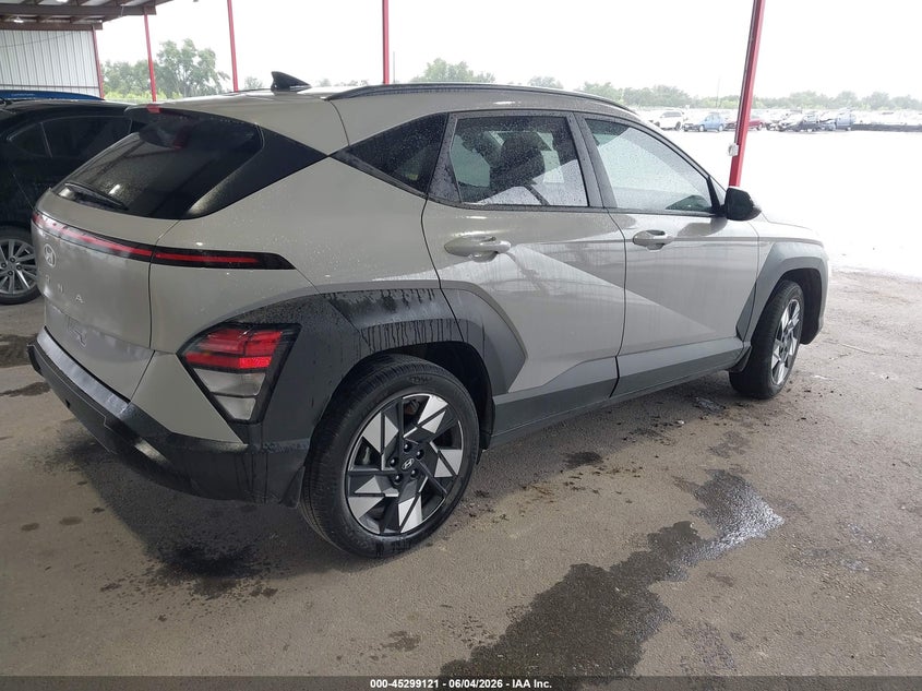 2024 HYUNDAI KONA auction photo 4