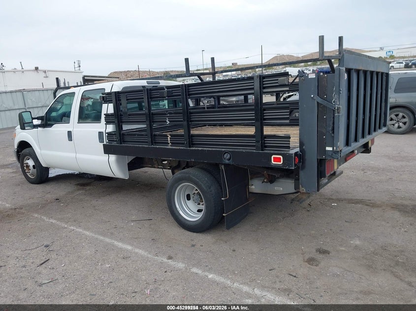 2016 FORD F-350 CHASSIS auction photo 3