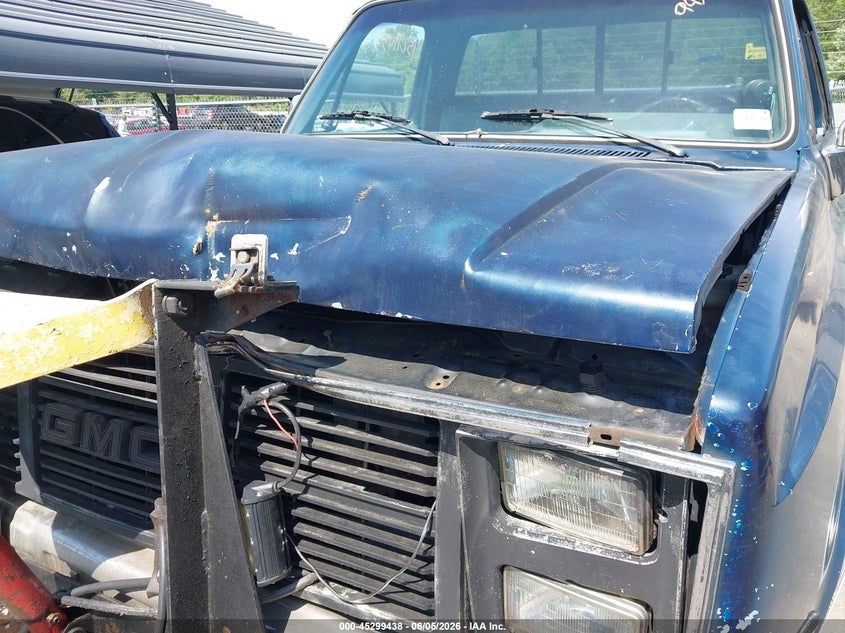 1986 GMC K2500 auction photo 6