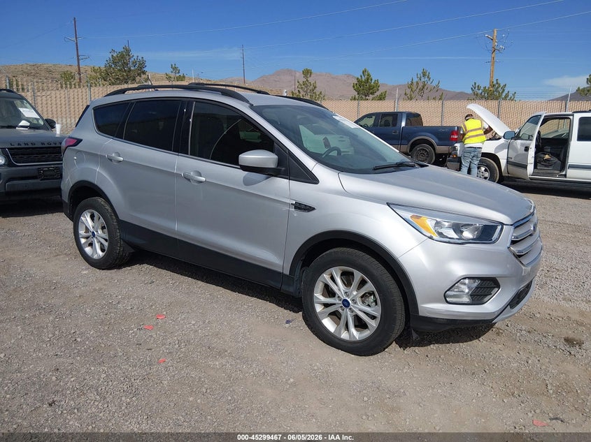 Vin: 1fmcu9gd5jua34908, lot: 45797323, ford escape se 2018 img_1