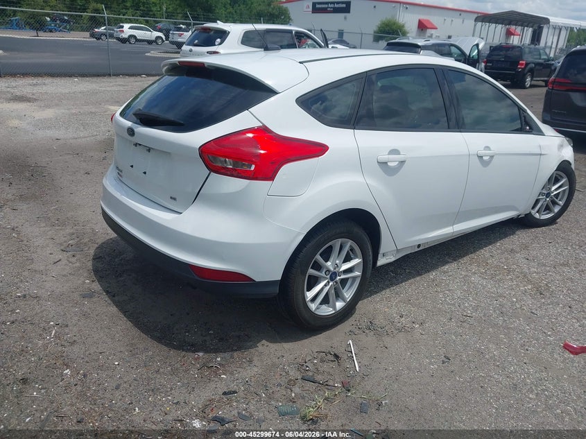 Vin: 1fadp3k24jl332381, lot: 45797530, ford focus se 20184