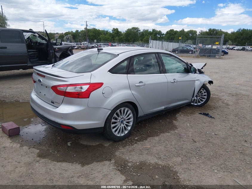 Vin: 1fahp3j27cl279844, lot: 45797561, ford focus titanium 20124