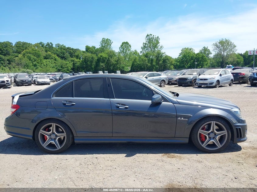 MERCEDES-BENZ C 63 AMG 2011 VIN WDDGF7HBXBF662508