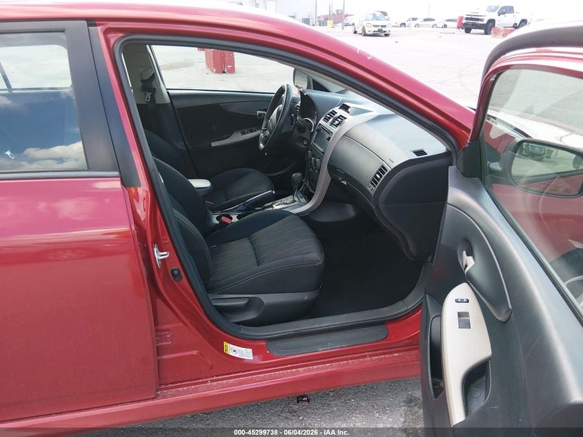2013 TOYOTA COROLLA auction photo 5