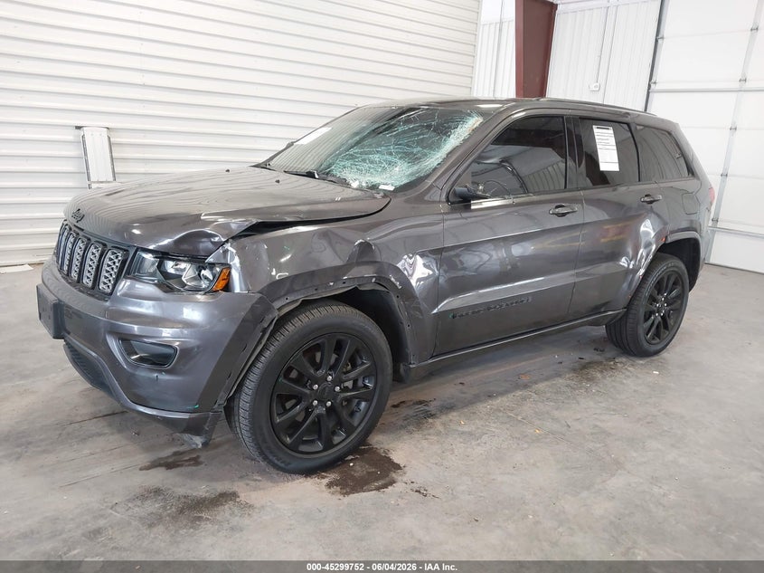 2017 Jeep Grand Cherokee Altitude 4x4 1C4RJFAG2HC910861 photo 1