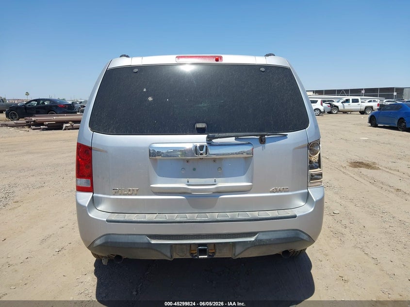 5FNYF4H23EB033792 2014 Honda Pilot 3.5 Lx silver