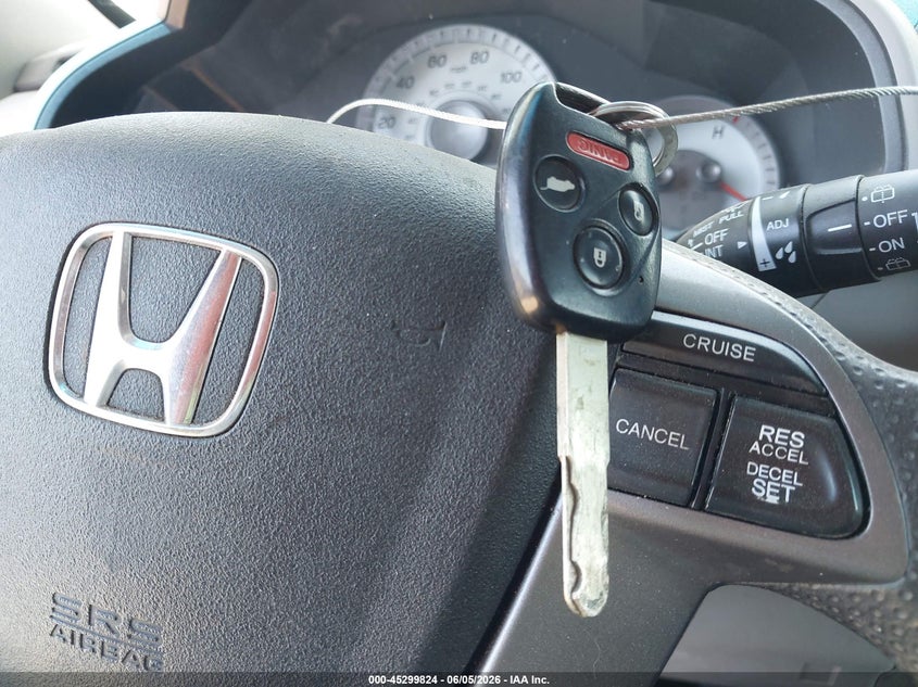 5FNYF4H23EB033792 2014 Honda Pilot 3.5 Lx silver
