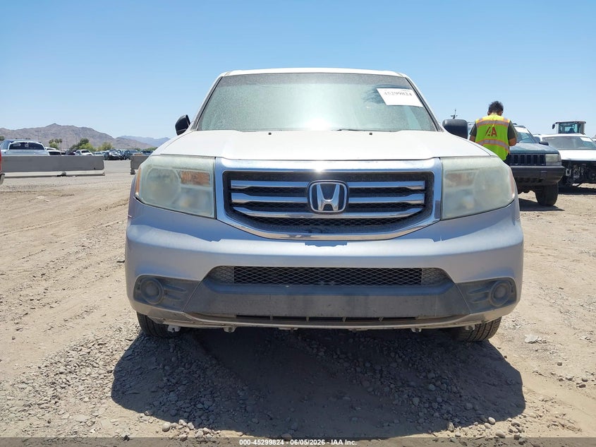 5FNYF4H23EB033792 2014 Honda Pilot 3.5 Lx silver