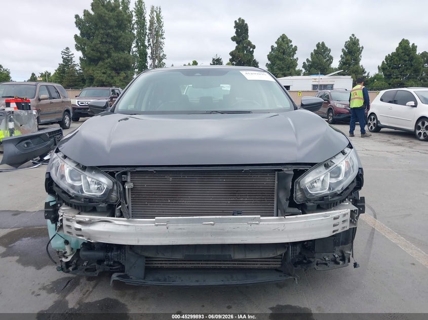 VIN JHMFC1F89JX020310 2018 HONDA CIVIC EX-L