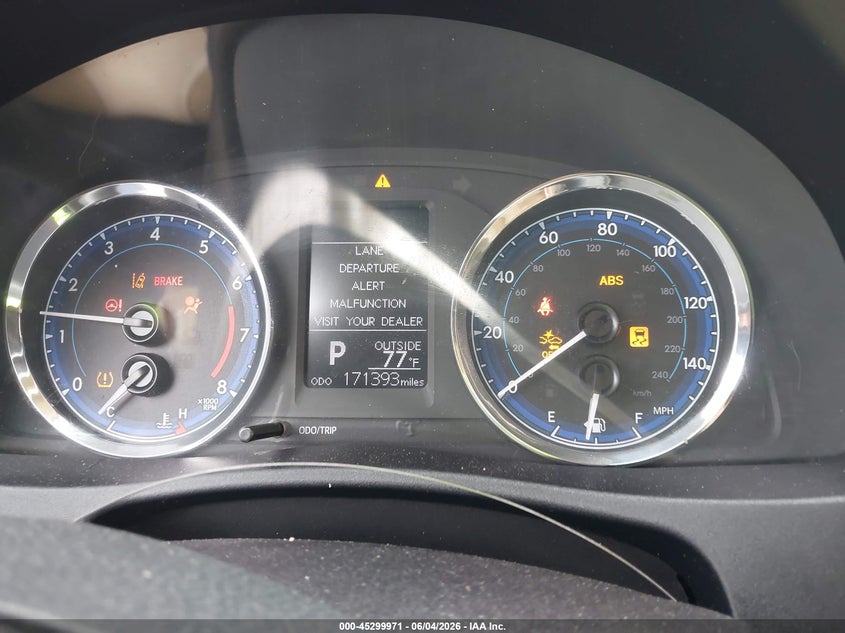 2017 TOYOTA COROLLA auction photo 7