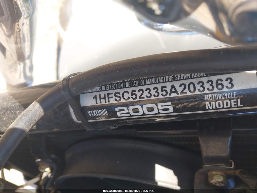 2005 Honda Vtx1300 R VIN: 1HFSC52335A203363 Lot: 45300006