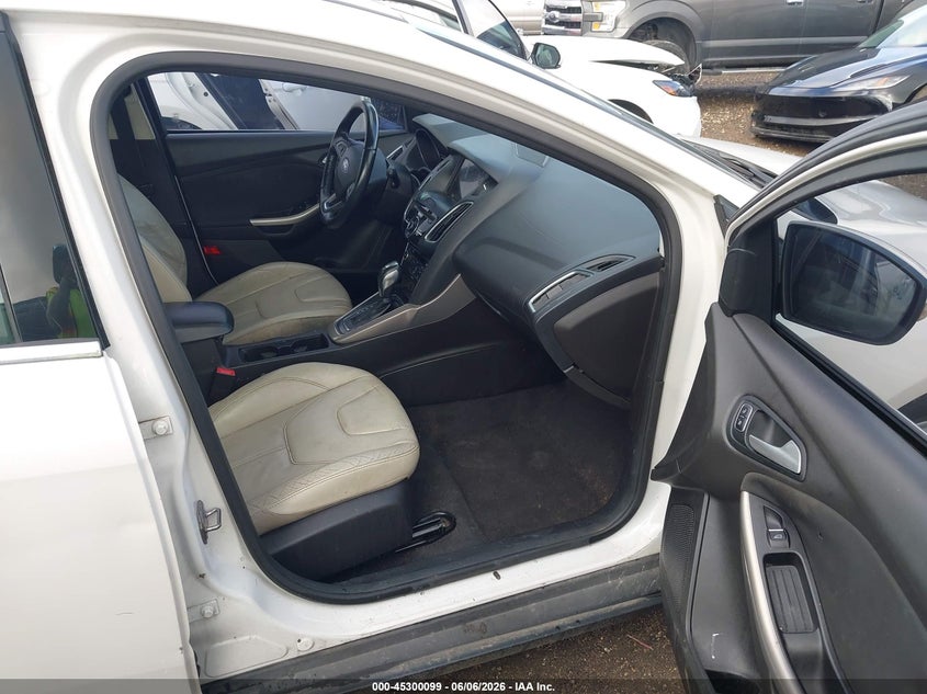 2016 FORD FOCUS auction photo 5