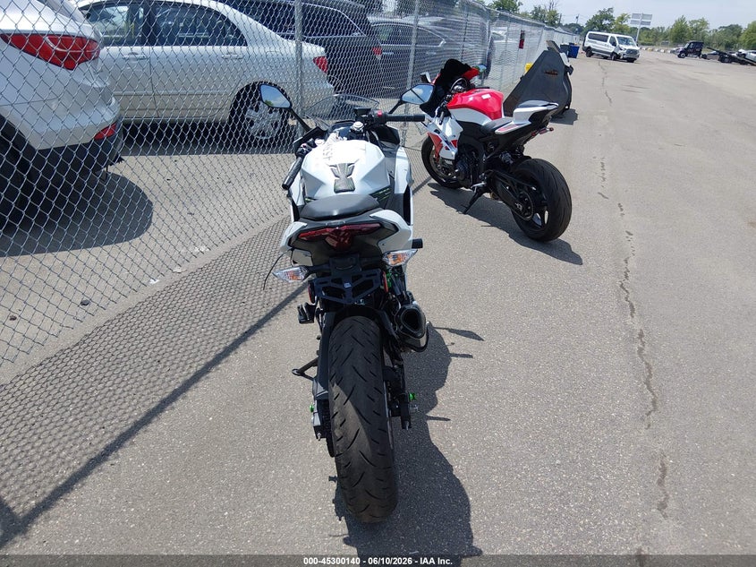 2025 Kawasaki Ex500 H VIN: ML5EXGH1XSDA49710 Lot: 45300140