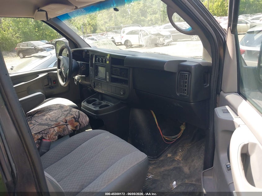 2014 GMC SAVANA VAN 4.8L V-8 VVT, 285HP